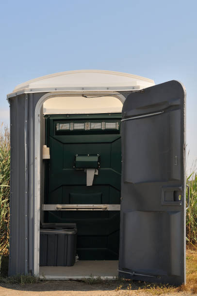 Portable Toilet Options We Offer in Pahokee, FL